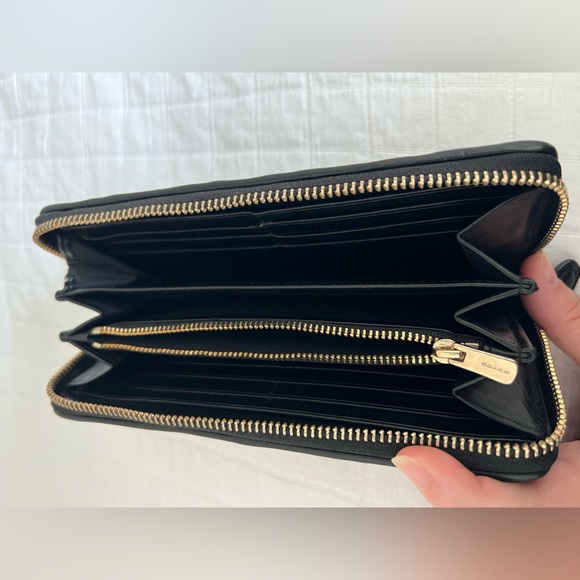 Coach Black Leather Accordion Zip Wallet - Picture 2 of 4